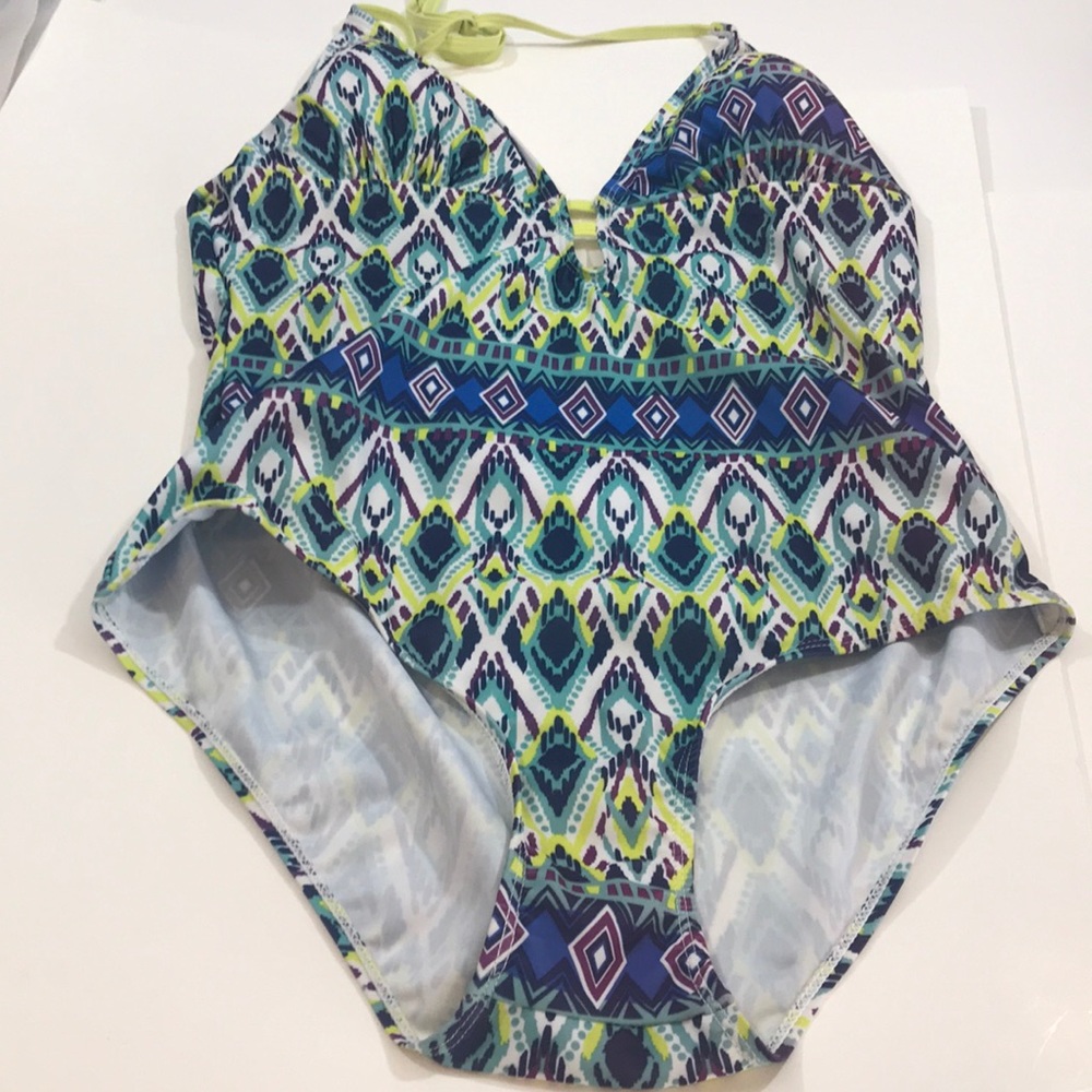 Women’s one piece Swimsuit NWOT 1X &2X